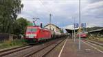 186 330 mit Kesselzug in Richtung Süden am 25.07.2020 in Bad Hönningen