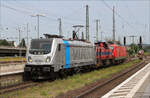 Eine illustre Fuhre begegnete mir am 29.06.2024 in Koblenz. Railpool 187 006 fuhr mit LOC 271 017 und 143 168 durch den Koblenzer Hbf in Richtung S�den