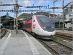 Der Lyria TGV 4717 wartet in Lausanne auf die baldige Abfahrt nach Paris Gare de Lyon.