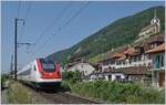 Ein SBB RABe 500 (ICN) ist bei Ligerz auf dem Weg in Richtung Neuchâtel.