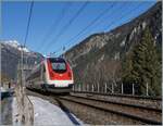 Wie sich die Zeiten ändern: vor ein paar Jahren hätte ich wohl die Nase gerümpft und den bei Göschenen nach Norden fahrenden ICN nicht fotografiert, heute freue ich mich, dass ich